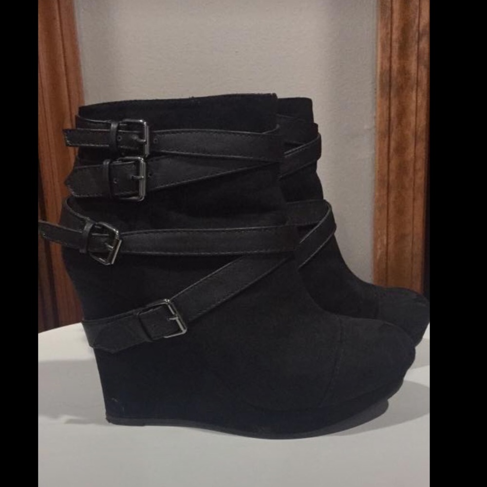 Black wedge booties